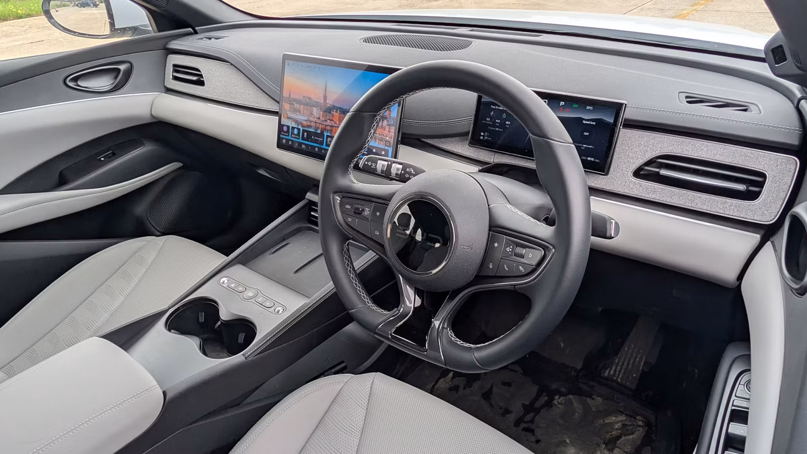 2026-BYD-Seal-6-interior-Carwow-1