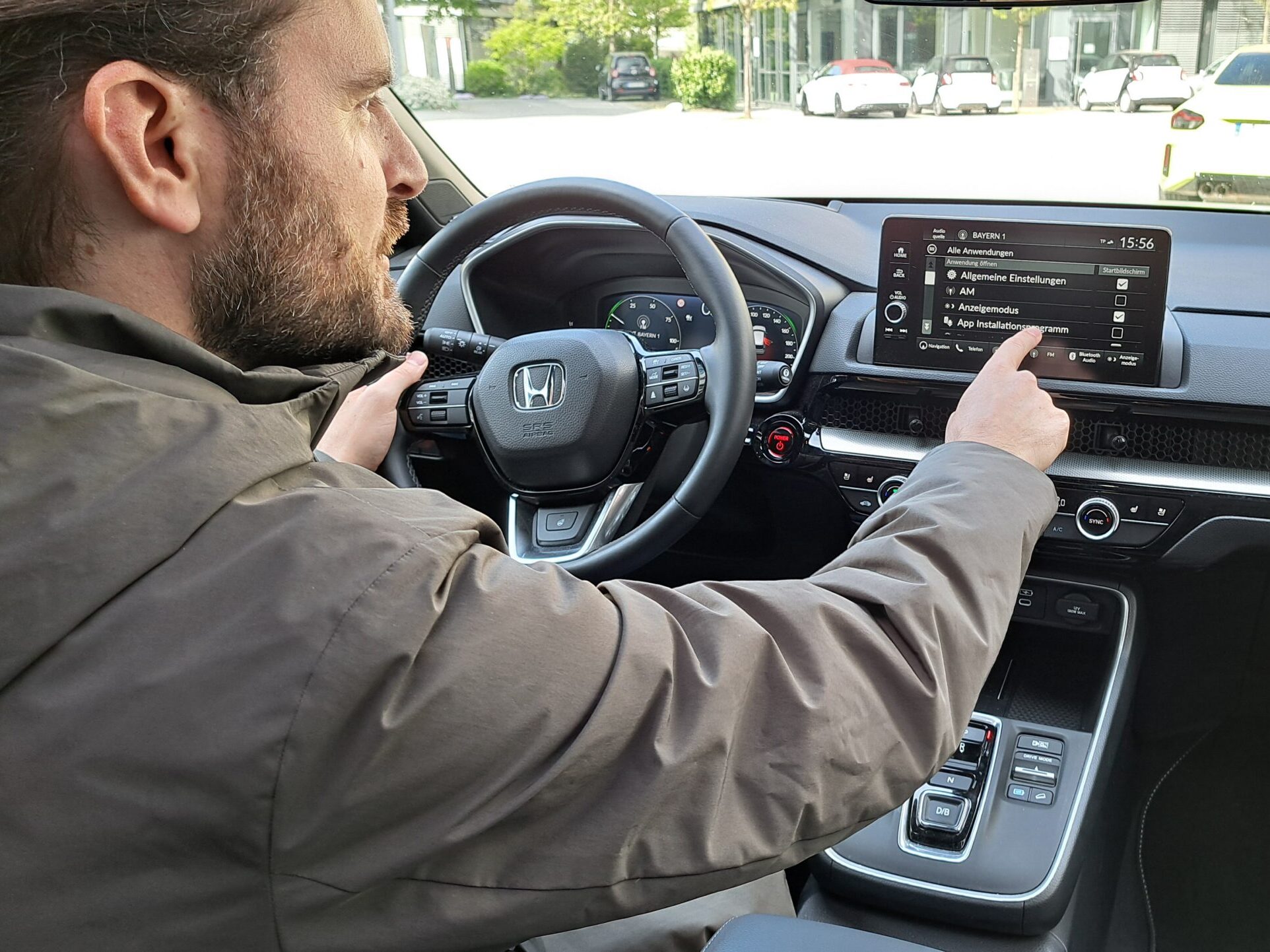 Honda CR-V Innenraum mit Cvetko Mijatov