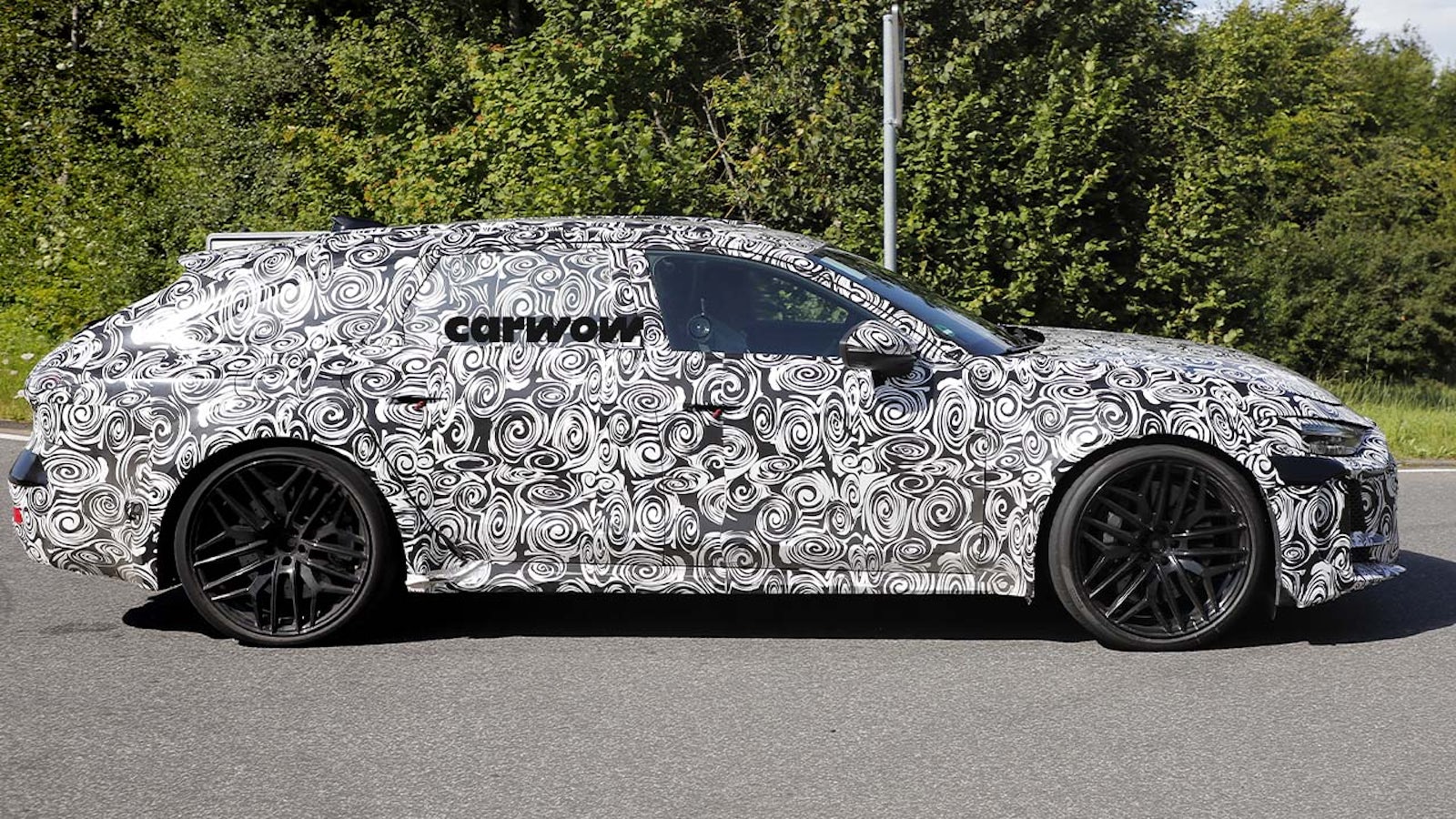 Audi RS7 Avant Testfahrt Seitenansicht