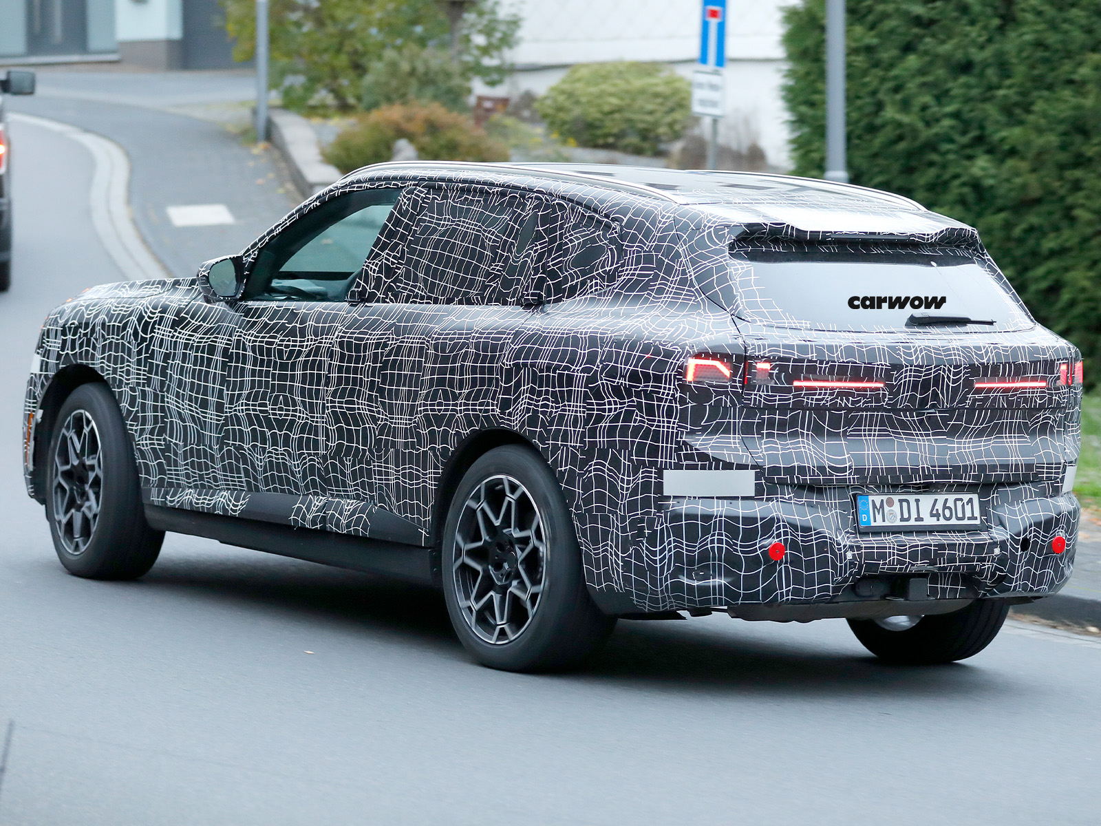 BMW X5 Testfahrt Oktober 2025 seitlich Heckansicht