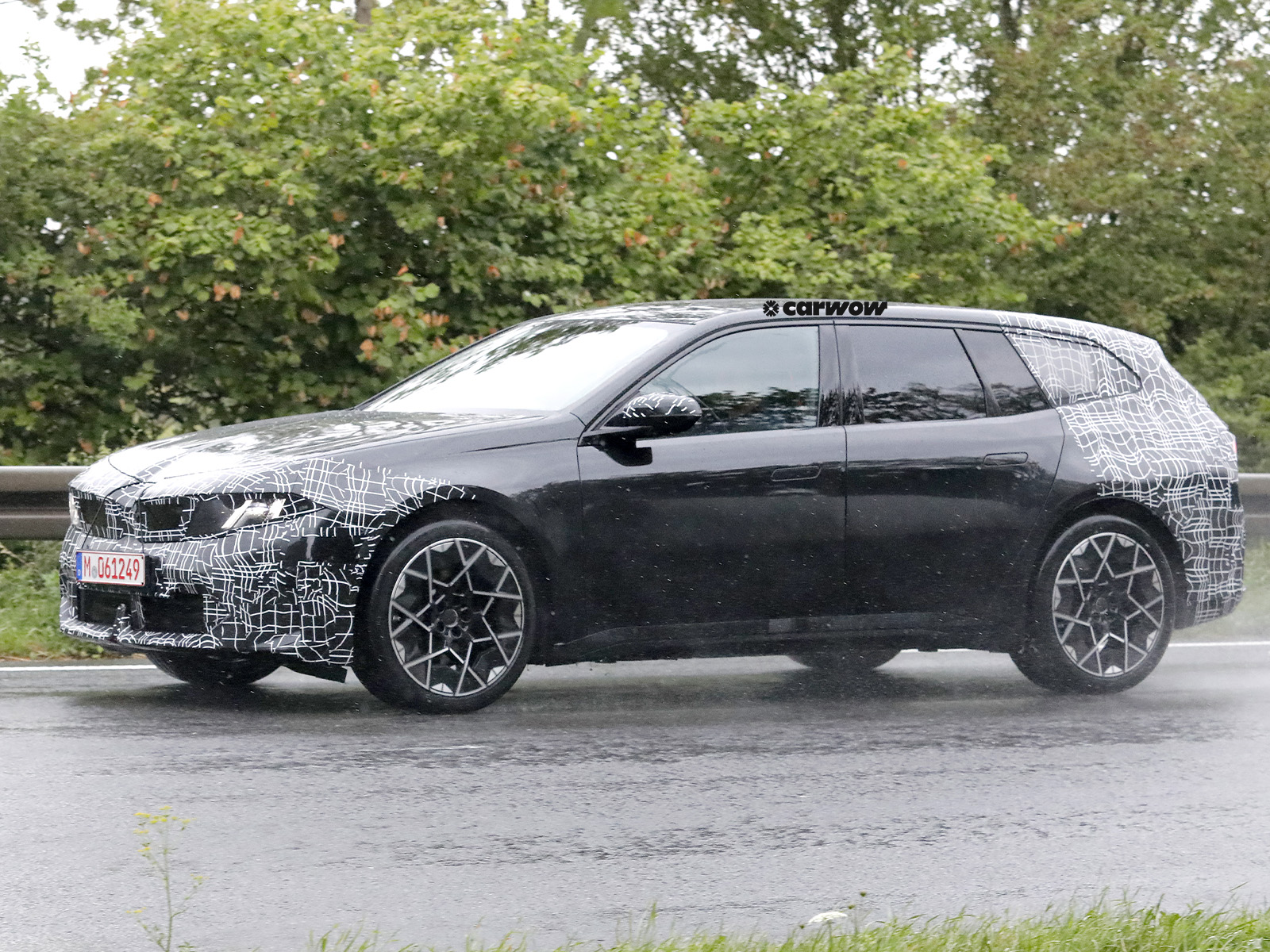 BMW i3 Touring auf Testfahrt Seitenansicht 3
