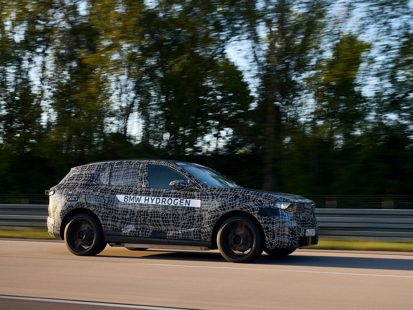 BMW iX5 Hydrogen Seitenansicht