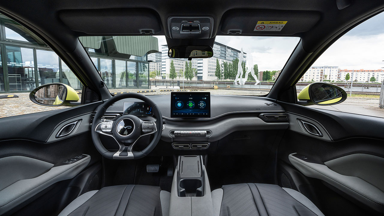 BYD Dolphin Surf Deutschlandpremiere 21 Mai Cockpit