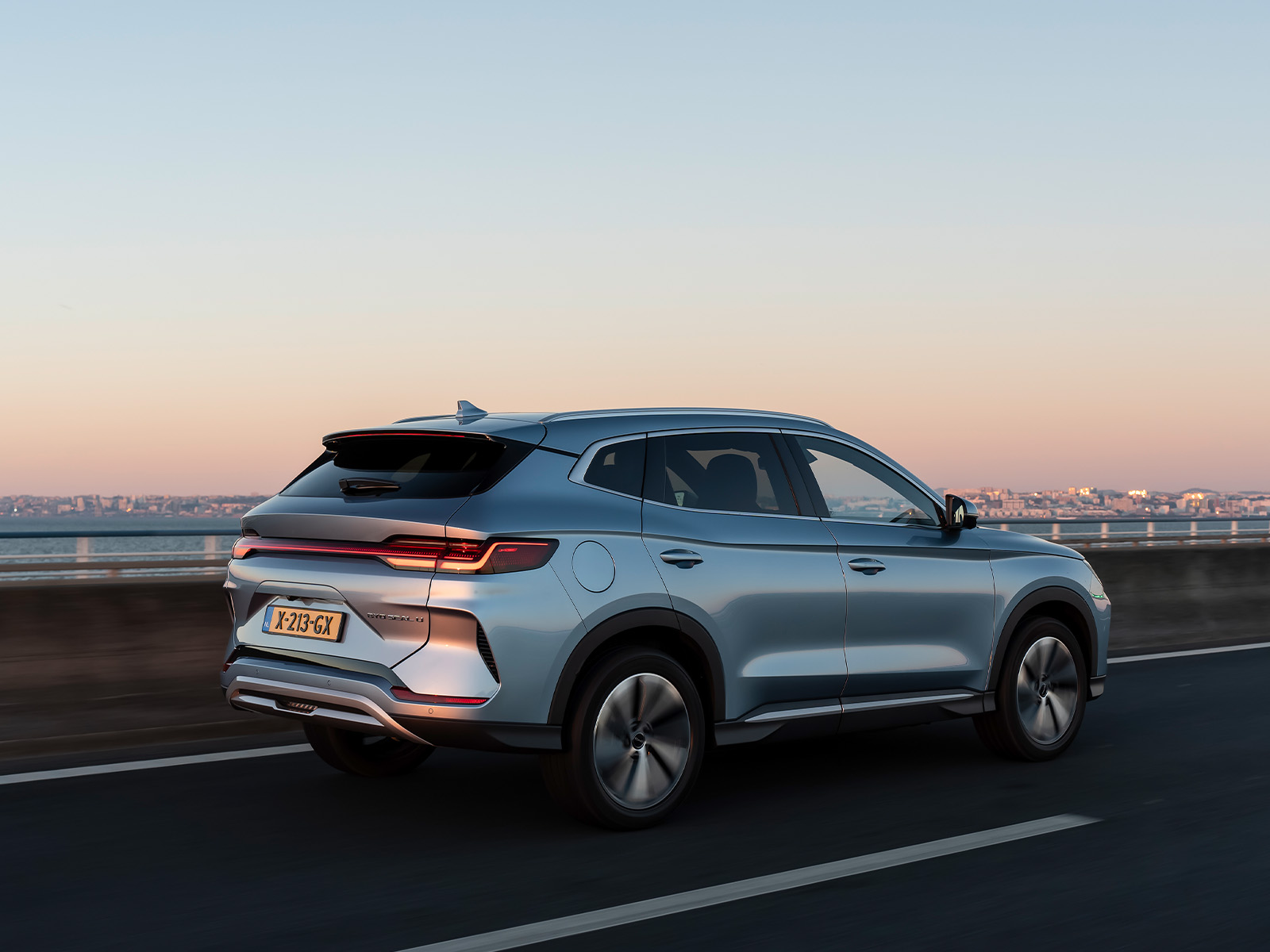 BYD Seal U Heckansicht dynamisch