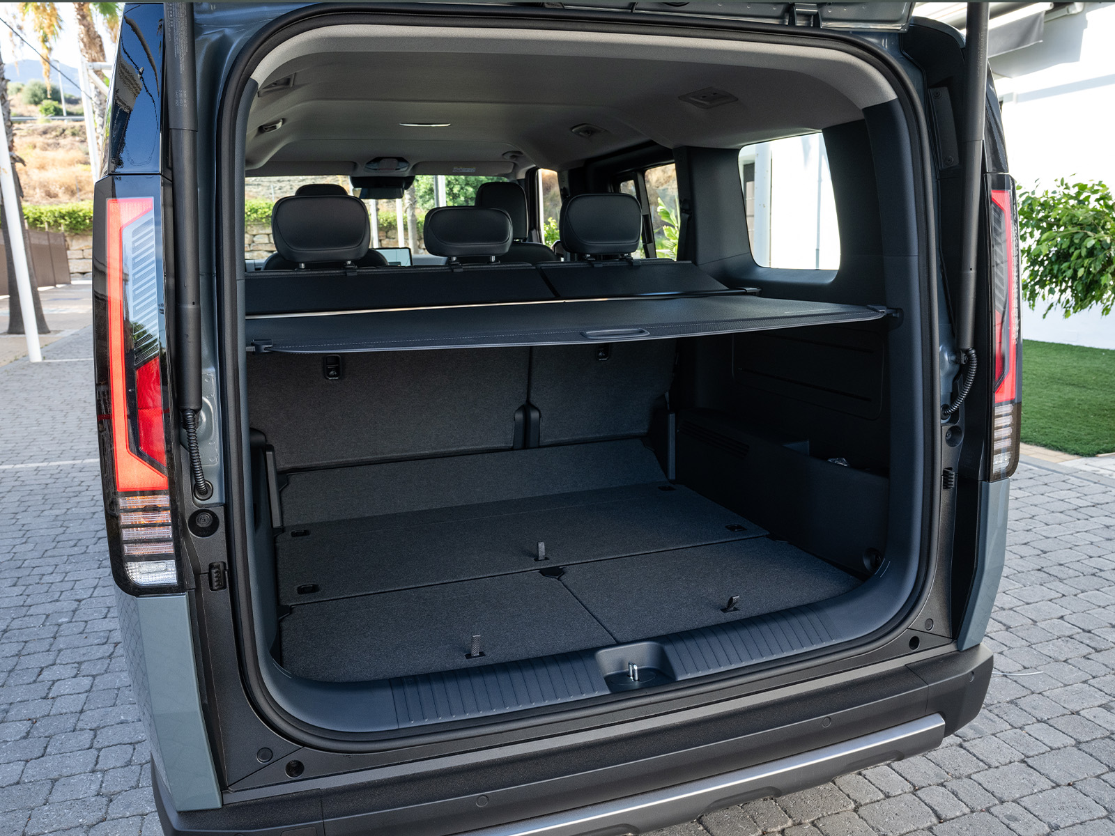 Kia PV5 Passenger im Angebot Kofferraum