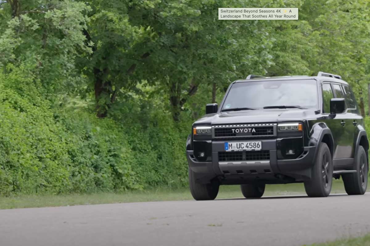 Toyota Land Cruiser Frontalsicht bei Fahrt