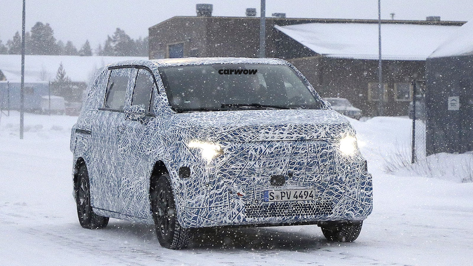 Neue Mercedes V-Klasse 2027 im Schnee