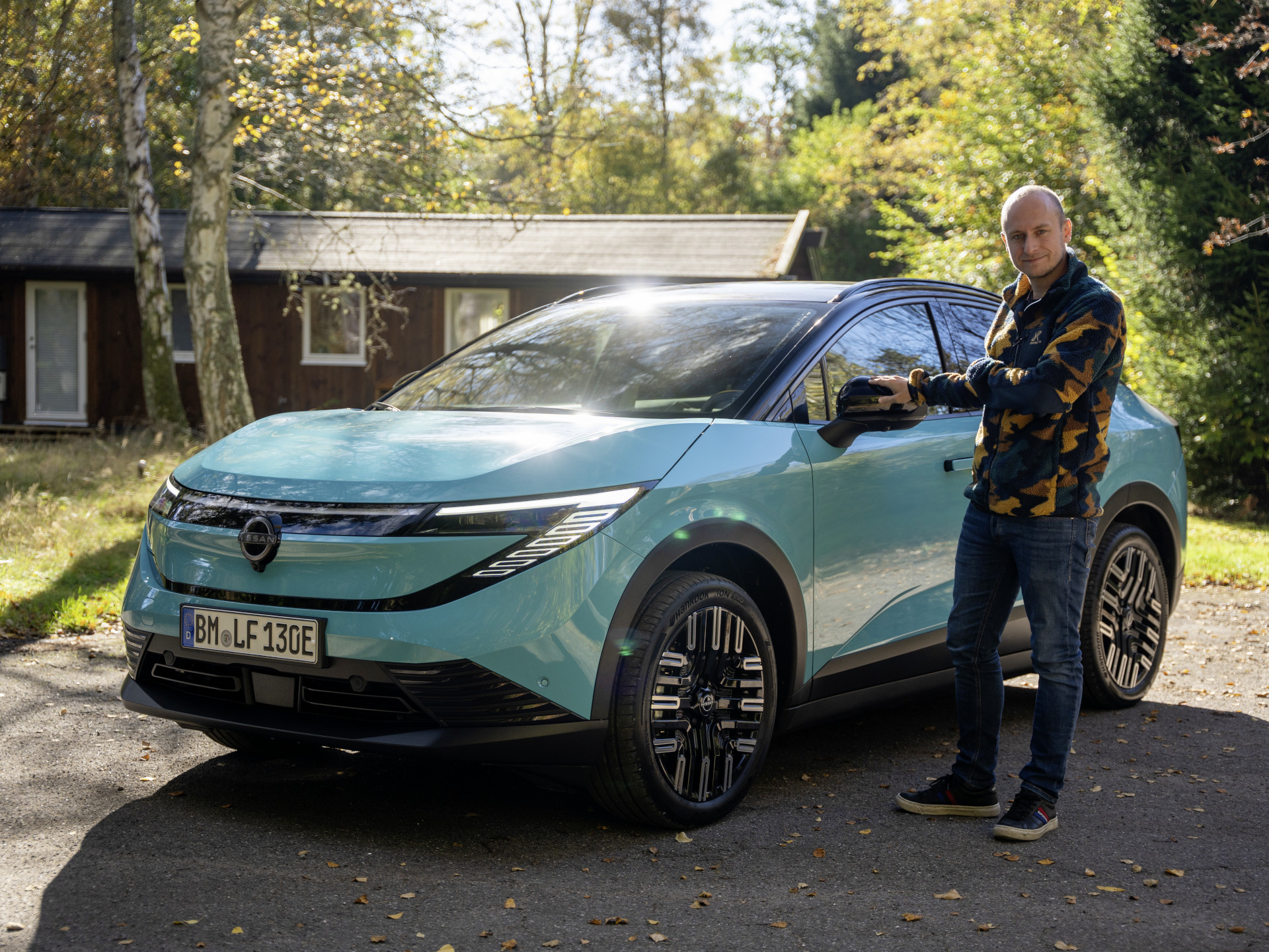Nissan Leaf und Testredakteur Timon Werner-Pachmayr