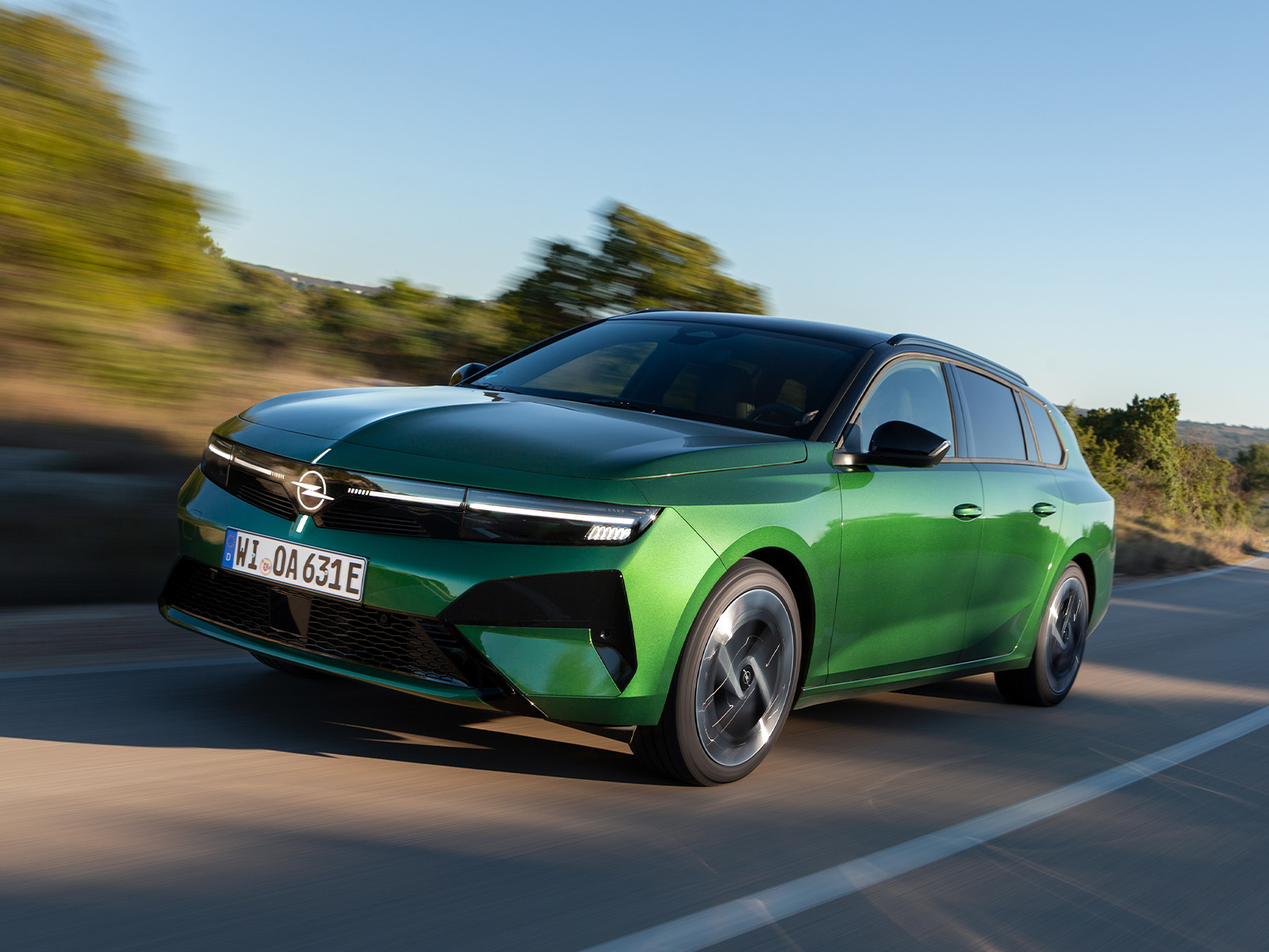 Opel Astra Electric Sports Tourer dynamisch