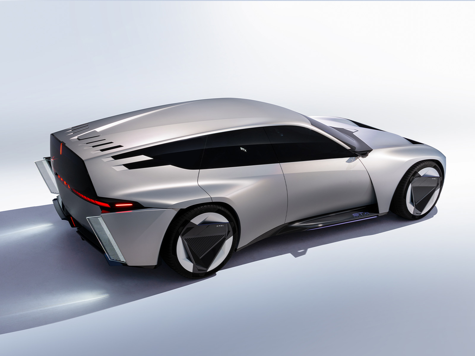 Opel STX Concept Seitenansicht 2