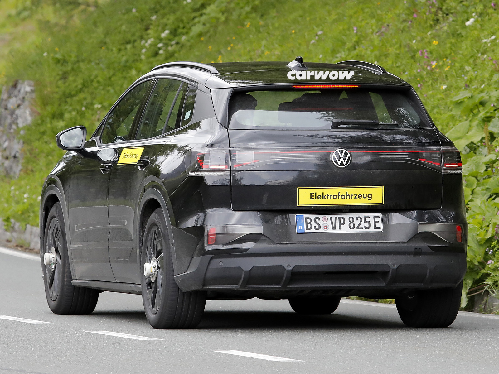VW ID Tiguan auf Testfahrt Juli 2026 Heckansicht