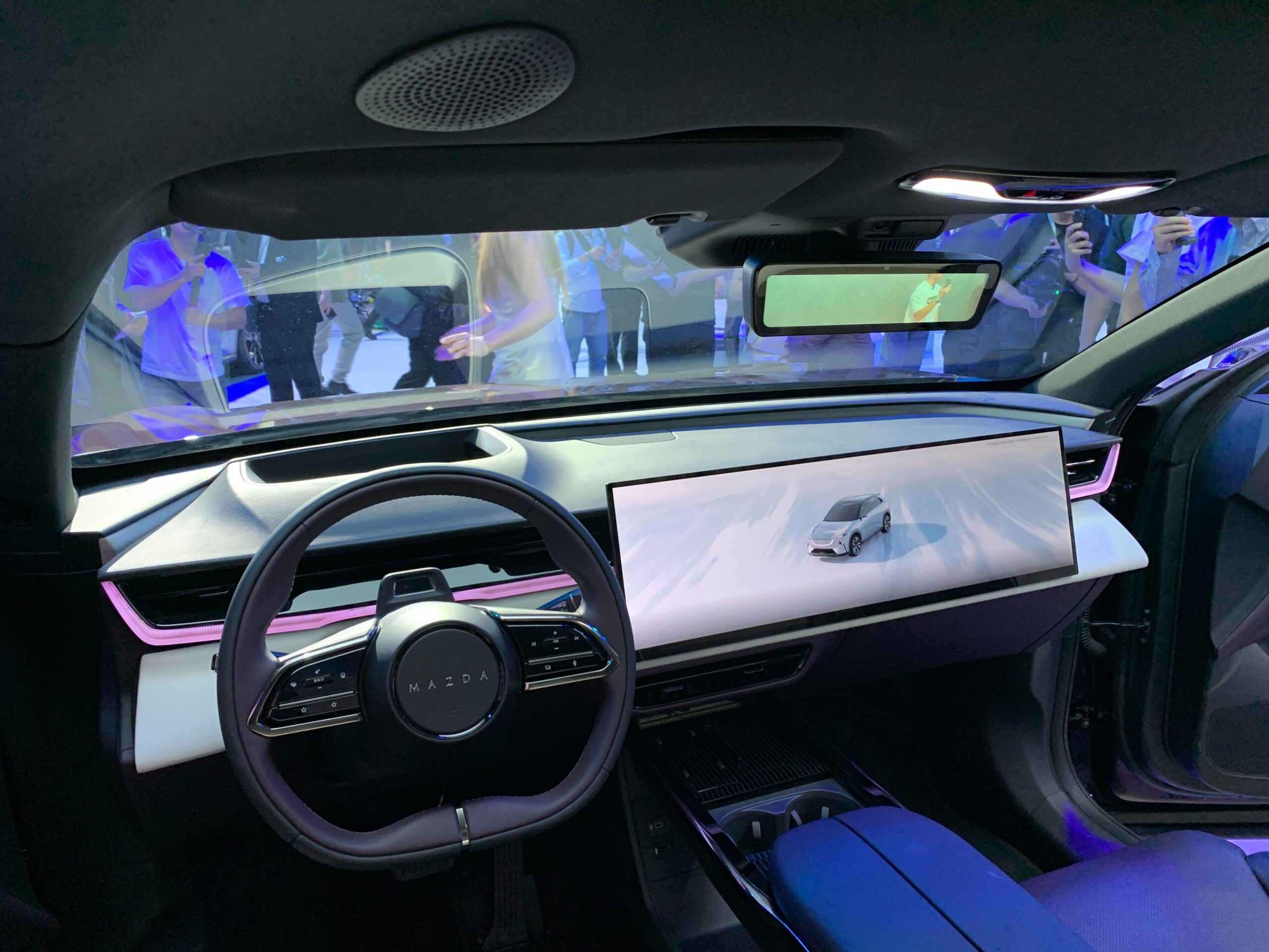 Mazda EZ-60 Innenraum